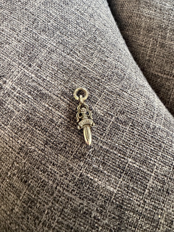 ダガーチャーム（古着・ファッション）の商品画像 - 査定依頼日：2025年12月20日 - 最高査定価格：90,000円