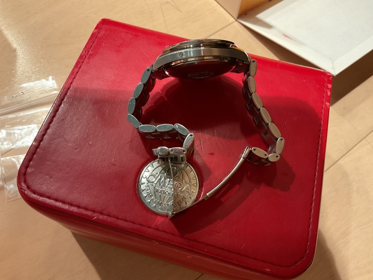 3520.50 スピードマスターマーク40トリプルカレンダー（高級時計）の商品画像 - 査定依頼日：2026年2月3日 - 最高査定価格：305,000円