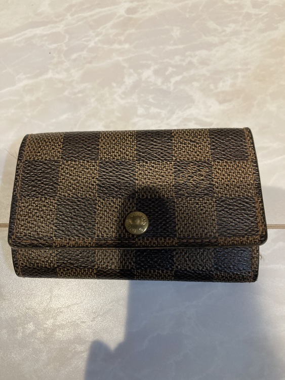 ルイヴィトン　キーケース（ブランド財布・小物）の商品画像 - 査定依頼日：2022年4月28日 - 最高査定価格：2,000円