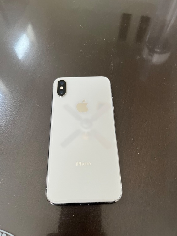 iPhoneX 64G シルバー　SIMフリー（スマホ）の商品画像 - 査定依頼日：2025年11月2日 - 最高査定価格：16,000円