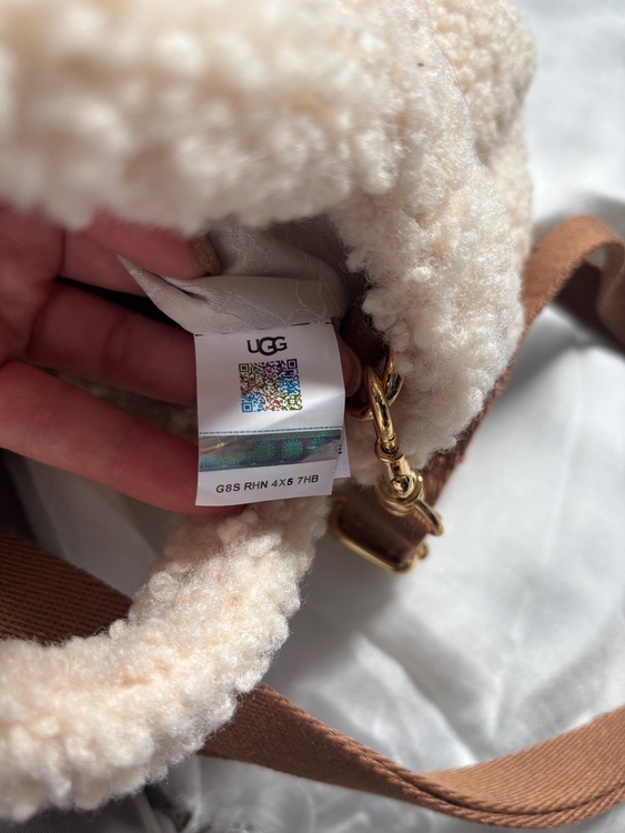 UGG バッグ（ブランドバッグ）の商品画像 - 査定依頼日：2025年12月17日 - 最高査定価格：10,000円