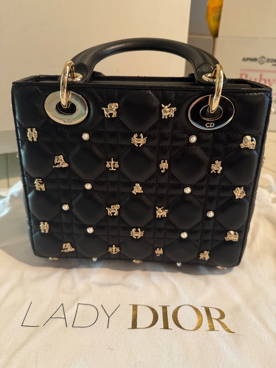 ディオール  （ブランドバッグ）の商品画像 - 査定依頼日：2026年4月26日 - 最高査定価格：450,000円
