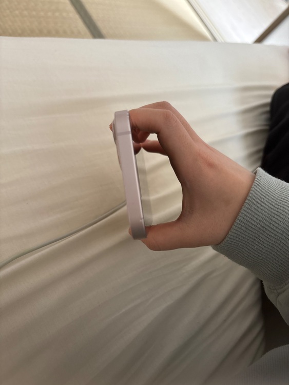 iPhone 13 128GB docomo（スマホ）の商品画像 - 査定依頼日：2025年6月7日 - 最高査定価格：28,000円