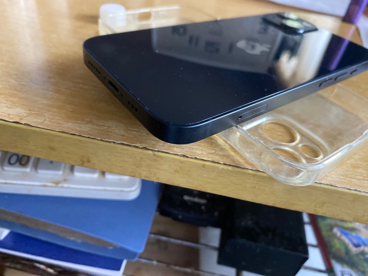 iPhone 13 128GB docomo（スマホ）の商品画像 - 査定依頼日：2026年4月2日 - 最高査定価格：36,000円