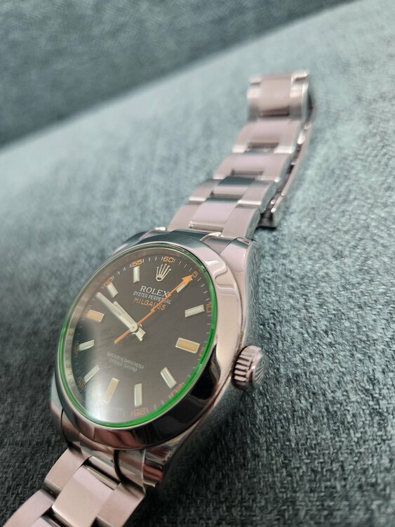 ロレックス ミルガウス （高級時計）の商品画像 - 査定依頼日：2026年3月16日 - 最高査定価格：1,500,000円