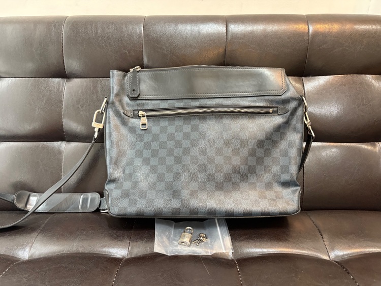 ルイ ヴィトン ダミエ コバルト グリニッジ ショルダーバッグ メッセンジャーバ（ブランドバッグ）の商品画像 - 査定依頼日：2025年11月13日 - 最高査定価格：60,000円