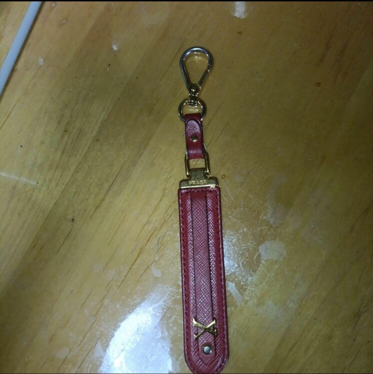 キーホルダー（ブランド財布・小物）の商品画像 - 査定依頼日：2025年9月5日 - 最高査定価格：3,000円