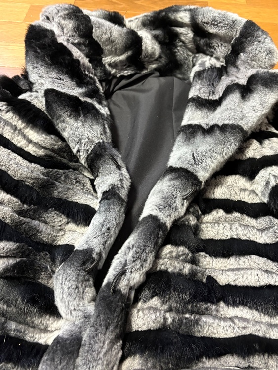 チンチラ風　ラビットファー　リバーシブルコート（古着・ファッション）の商品画像 - 査定依頼日：2025年11月4日 - 最高査定価格：20,000円