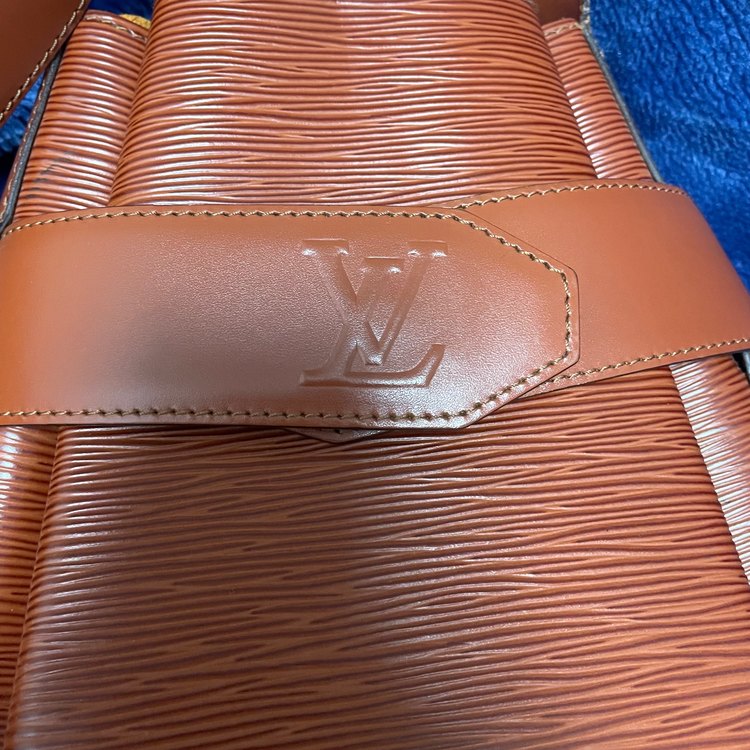 ルイヴィトン エピ （ブランドバッグ）の商品画像 - 査定依頼日：2023年4月24日 - 最高査定価格：40,000円