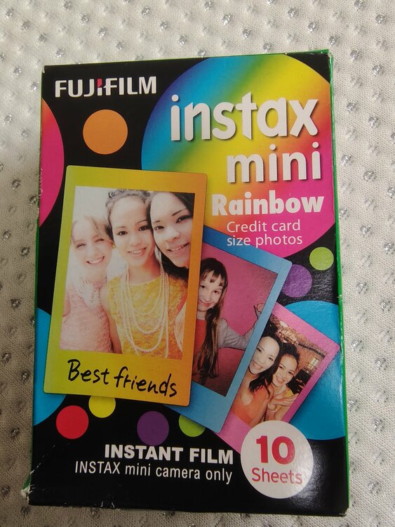 チェキ　インスタントミニ8と10（カメラ）の商品画像 - 査定依頼日：2026年2月17日 - 最高査定価格：4,000円