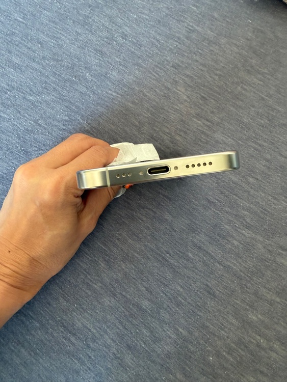 iPhone iPhone 16 Pro 256GB SIMフリー（スマホ）の商品画像 - 査定依頼日：2026年10月9日 - 最高査定価格：121,000円