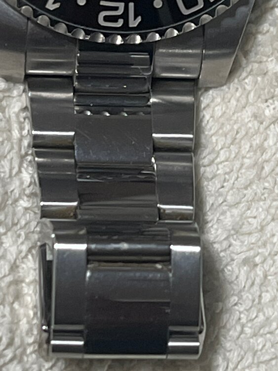 ロレックス GMTマスター 116710L（高級時計）の商品画像 - 査定依頼日：2024年12月11日 - 最高査定価格：1,750,000円