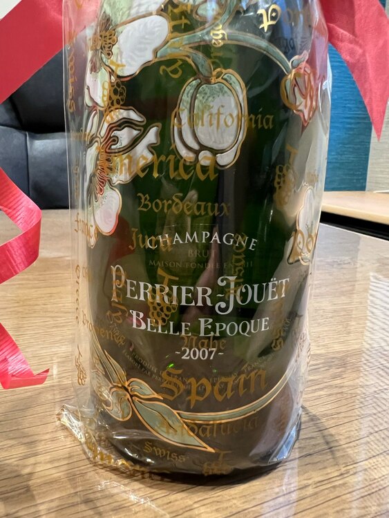 ベルエポック　2007（お酒）の商品画像 - 査定依頼日：2025年4月3日 - 最高査定価格：16,000円