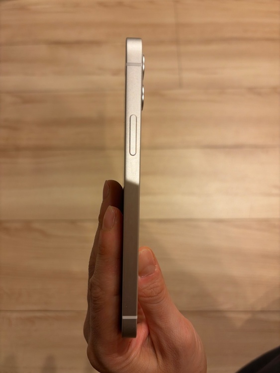 iPhone12 128GB SIMフリー ホワイト（スマホ）の商品画像 - 査定依頼日：2026年10月4日 - 最高査定価格：22,500円