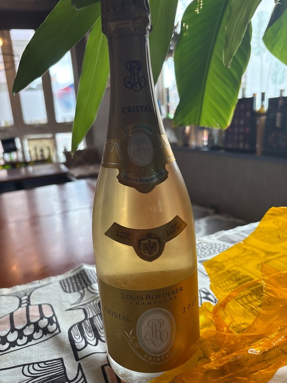 シャンパン ルイ・ロデレール （お酒）の商品画像 - 査定依頼日：2026年3月3日 - 最高査定価格：30,000円