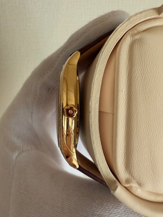 トレゾル36ムーンシャインゴールド　レザーストラップ（高級時計）の商品画像 - 査定依頼日：2025年5月26日 - 最高査定価格：800,000円