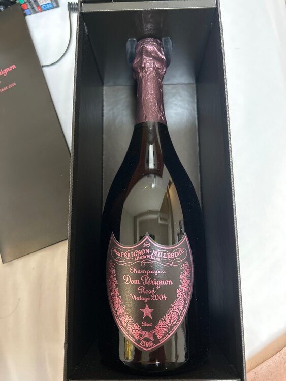 シャンパン ドン・ペリニヨン （お酒）の商品画像 - 査定依頼日：2025年3月18日 - 最高査定価格：30,000円