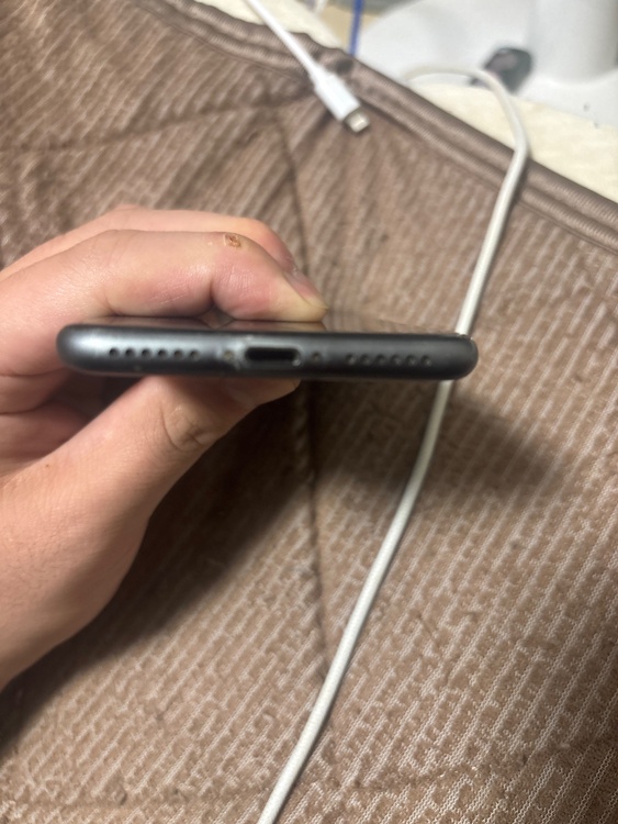 iPhone8 64GB docomo（スマホ）の商品画像 - 査定依頼日：2026年1月18日 - 最高査定価格：6,000円