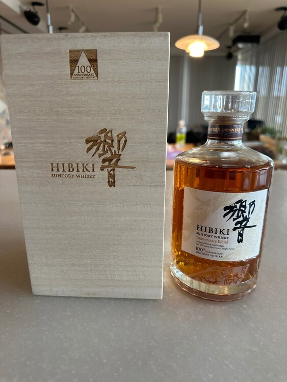 ウイスキー サントリー響 （お酒）の商品画像 - 査定依頼日：2025年1月11日 - 最高査定価格：72,000円