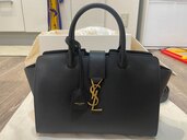 イブサンローラン  （ブランドバッグ）の商品画像 - 査定依頼日：2025年2月13日 - 最高査定価格：130,000円