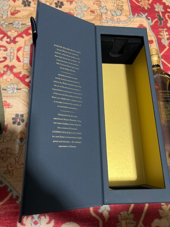 ウイスキー ジョニーウォーカー （お酒）の商品画像 - 査定依頼日：2025年3月5日 - 最高査定価格：11,000円