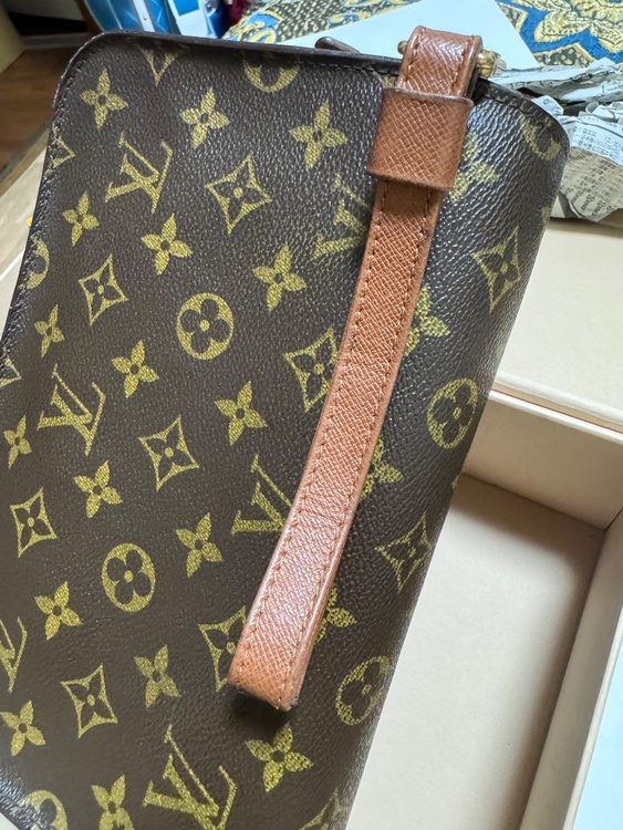 ルイヴィトン モノグラム セカンドバッグ ポーチ クラッチバッグ（ブランドバッグ）の商品画像 - 査定依頼日：2026年3月17日 - 最高査定価格：45,000円