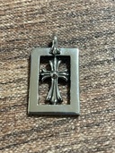 フレームCHクロスベビーファットチャーム（古着・ファッション）の商品画像 - 査定依頼日：2025年11月20日 - 最高査定価格：800円