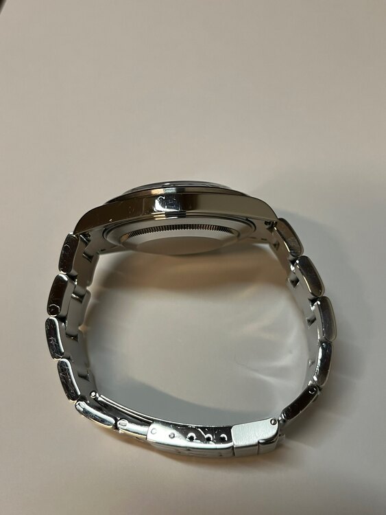 ロレックス エクスプローラー 16570（高級時計）の商品画像 - 査定依頼日：2025年2月4日 - 最高査定価格：500,000円