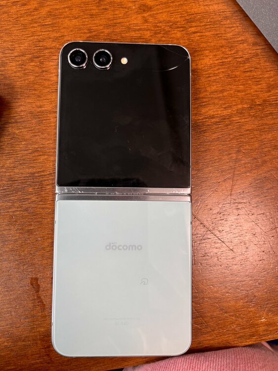 Galaxy Z Flip5 シリーズ docomo （スマホ）の商品画像 - 査定依頼日：2026年4月7日 - 最高査定価格：20,000円