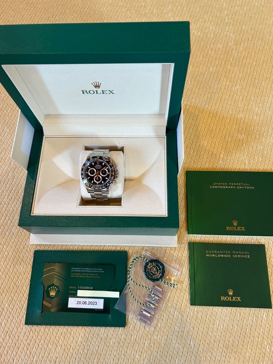 コスモグラフデイトナ（高級時計）の商品画像 - 査定依頼日：2025年9月16日 - 最高査定価格：3,830,000円