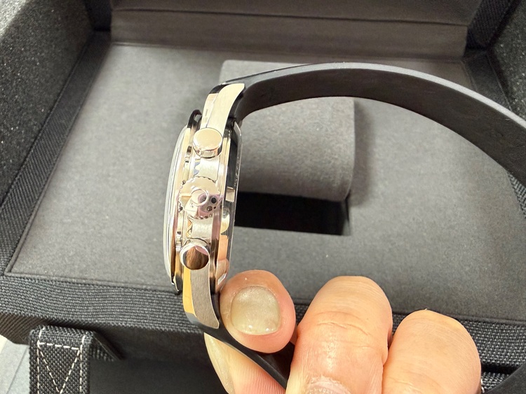 オメガ スピードマスター （高級時計）の商品画像 - 査定依頼日：2025年10月1日 - 最高査定価格：1,100,000円