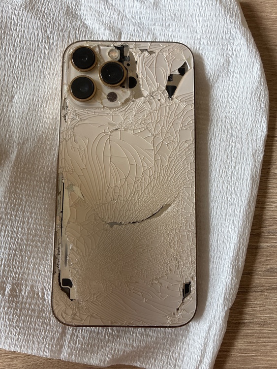 iPhone iPhone 13 Pro Max 128GB au（スマホ）の商品画像 - 査定依頼日：2026年9月13日 - 最高査定価格：54,000円