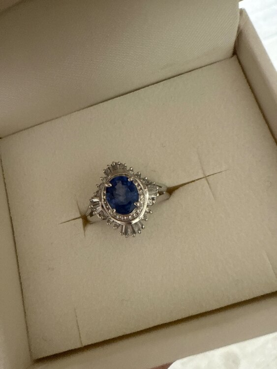 ブルーサファイアリング（金・貴金属）の商品画像 - 査定依頼日：2025年3月25日 - 最高査定価格：2,000,000円