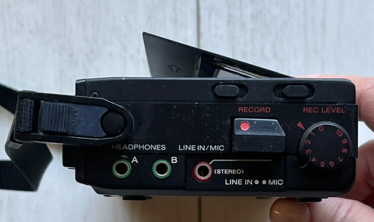 SONYウォークマンプロフェッショナルWM-D6（オーディオ・スピーカー）の商品画像 - 査定依頼日：2025年4月9日 - 最高査定価格：33,000円