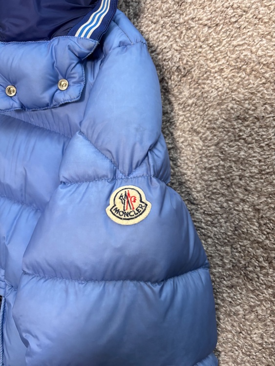 モンクレールダウン（古着・ファッション）の商品画像 - 査定依頼日：2026年1月27日 - 最高査定価格：17,000円