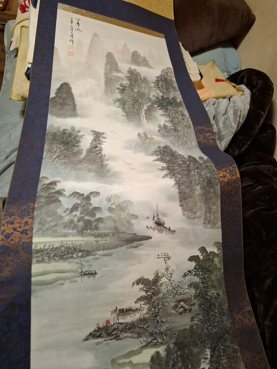 分からない（美術品・骨董品）の商品画像 - 査定依頼日：2025年11月14日 - 最高査定価格：4,000円