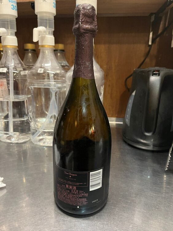 ドンペリニョン　ロゼ（お酒）の商品画像 - 査定依頼日：2025年4月11日 - 最高査定価格：26,000円