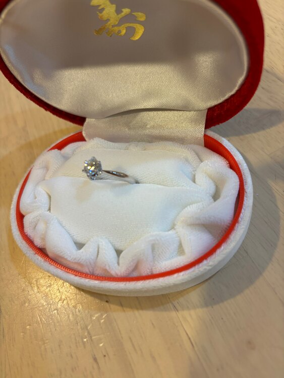 ダイヤモンド（金・貴金属）の商品画像 - 査定依頼日：2025年5月18日 - 最高査定価格：250,000円