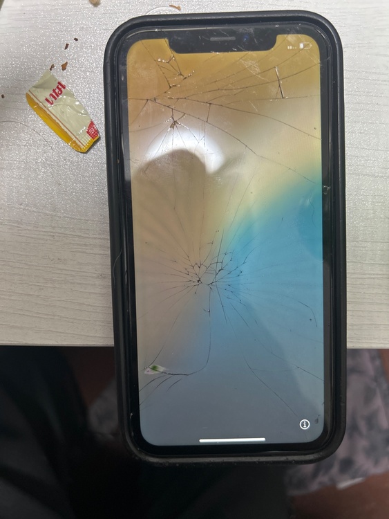 iPhoneXR 128GB docomo（スマホ）の商品画像 - 査定依頼日：2026年3月31日 - 最高査定価格：9,000円