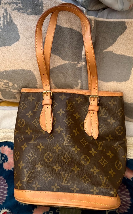 バケット（ブランドバッグ）の商品画像 - 査定依頼日：2026年1月24日 - 最高査定価格：25,000円