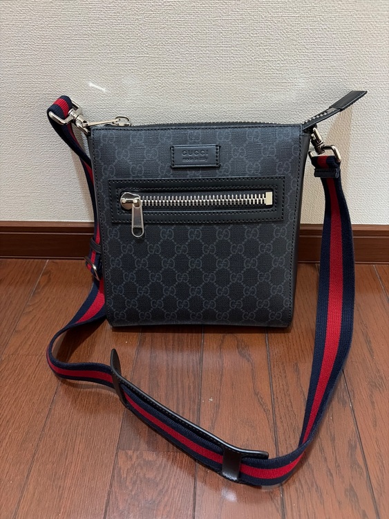 スモールメッセンジャーバッグ（ブランドバッグ）の商品画像 - 査定依頼日：2025年10月12日 - 最高査定価格：80,000円