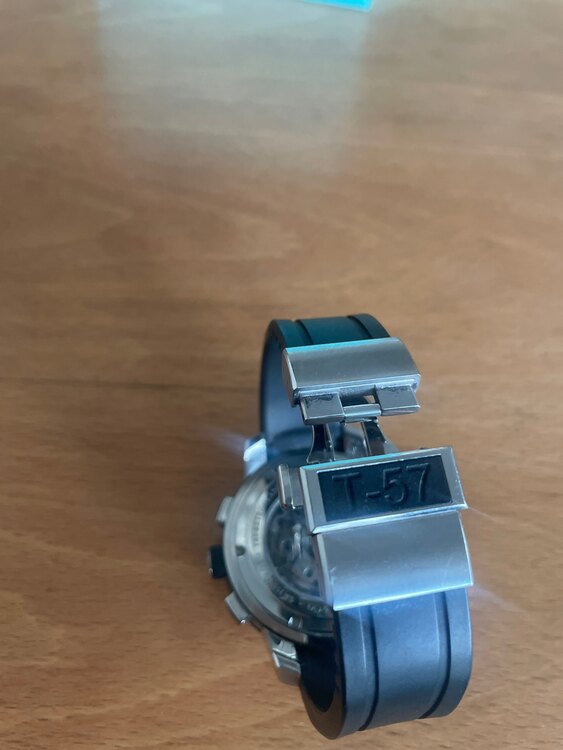 その他 その他 ティファニーT-5（高級時計）の商品画像 - 査定依頼日：2025年2月6日 - 最高査定価格：50,000円