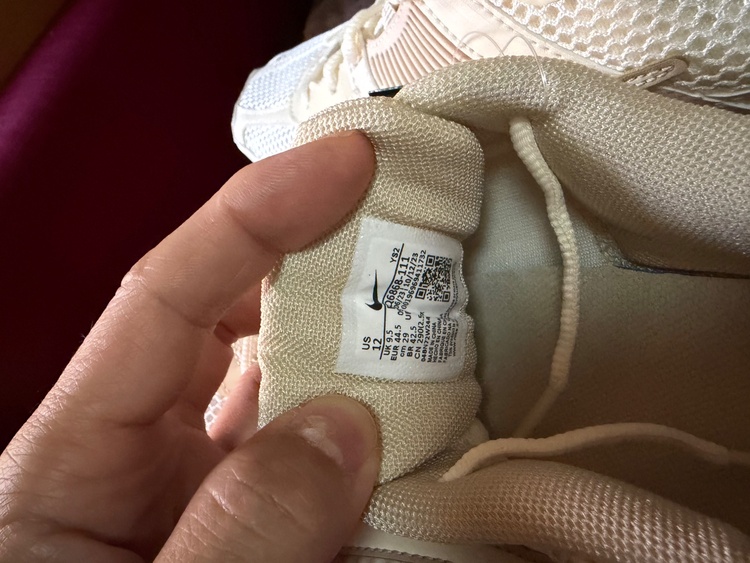 NIKEズームボレロ5（古着・ファッション）の商品画像 - 査定依頼日：2026年1月10日 - 最高査定価格：100,000円