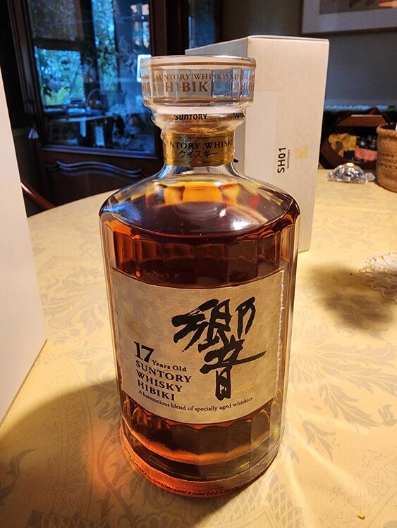 ウイスキー サントリー響 （お酒）の商品画像 - 査定依頼日：2025年7月30日 - 最高査定価格：50,000円