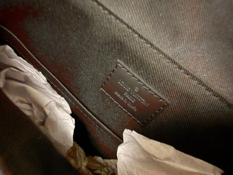 メンズショルダーバッグ（ブランドバッグ）の商品画像 - 査定依頼日：2026年3月2日 - 最高査定価格：135,000円