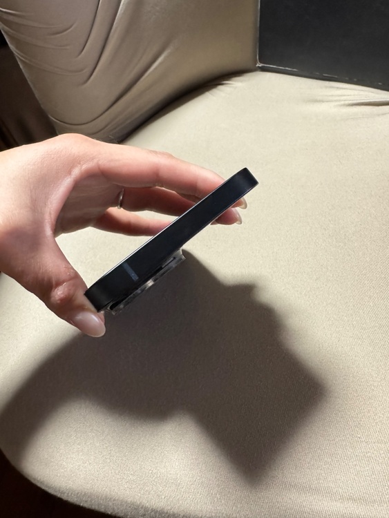 iPhone 14 128GB au（スマホ）の商品画像 - 査定依頼日：2026年3月15日 - 最高査定価格：39,000円