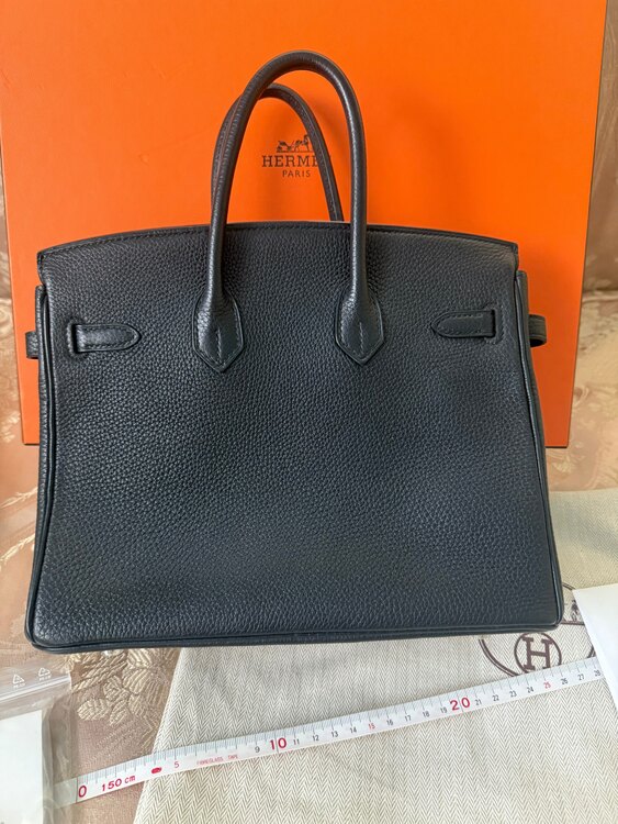 バーキン黒シルバー金具25（ブランドバッグ）の商品画像 - 査定依頼日：2025年5月11日 - 最高査定価格：2,400,000円