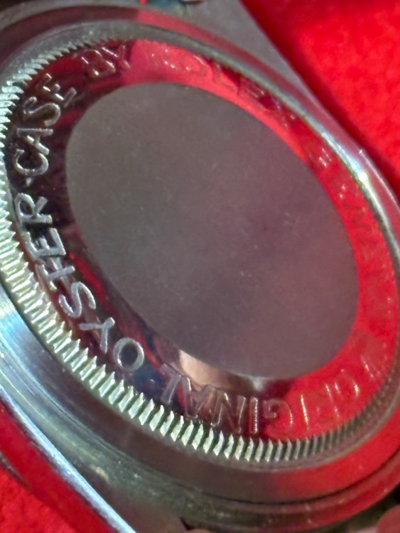 チューダー その他 オイスタープリンス 小薔薇 赤 （高級時計）の商品画像 - 査定依頼日：2025年6月8日 - 最高査定価格：100,000円