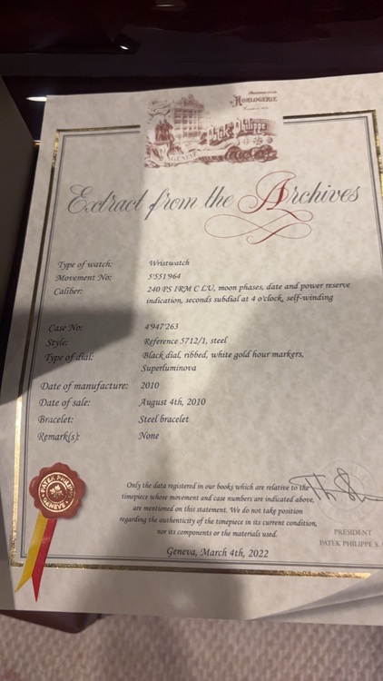 パテックフィリップ ノーチラス 5712/（高級時計）の商品画像 - 査定依頼日：2025年10月22日 - 最高査定価格：15,700,000円