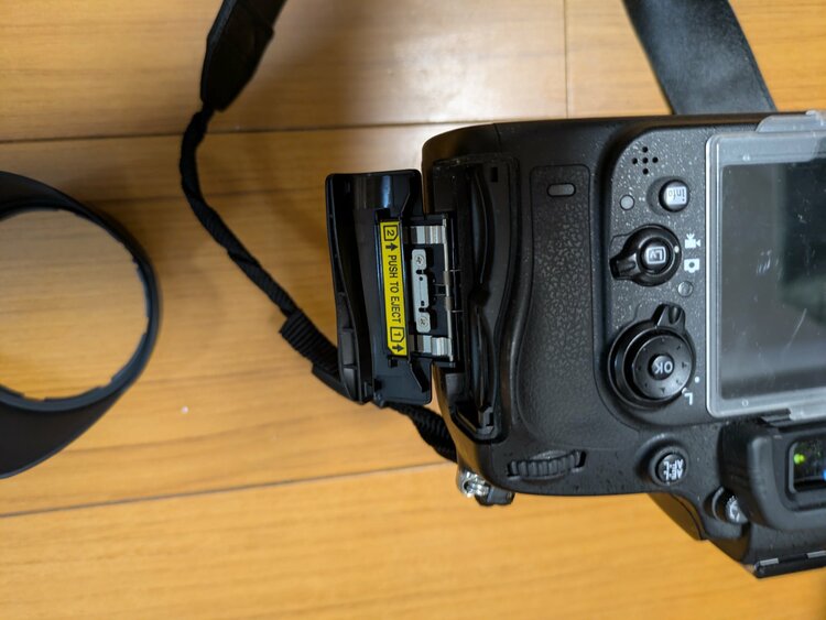 D600 24-85VRキット箱説明書付き（カメラ）の商品画像 - 査定依頼日：2026年9月11日 - 最高査定価格：32,000円